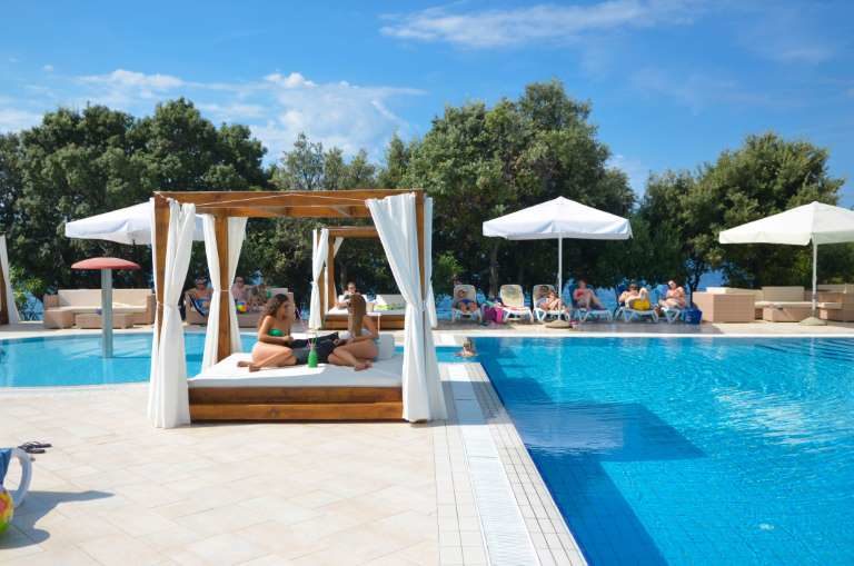 Hotel La Luna Novalja - Chillen am Pool