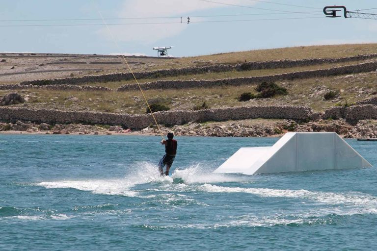 Wakeboard-Anlage in Zrce